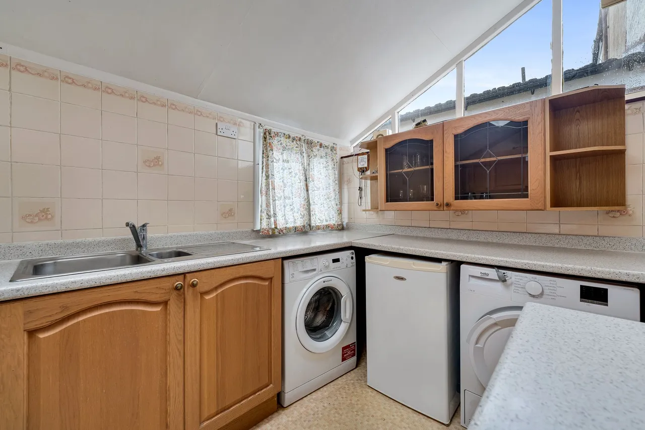 Warrington Road, Widnes, Widnes, WA8 0AT, photo 7