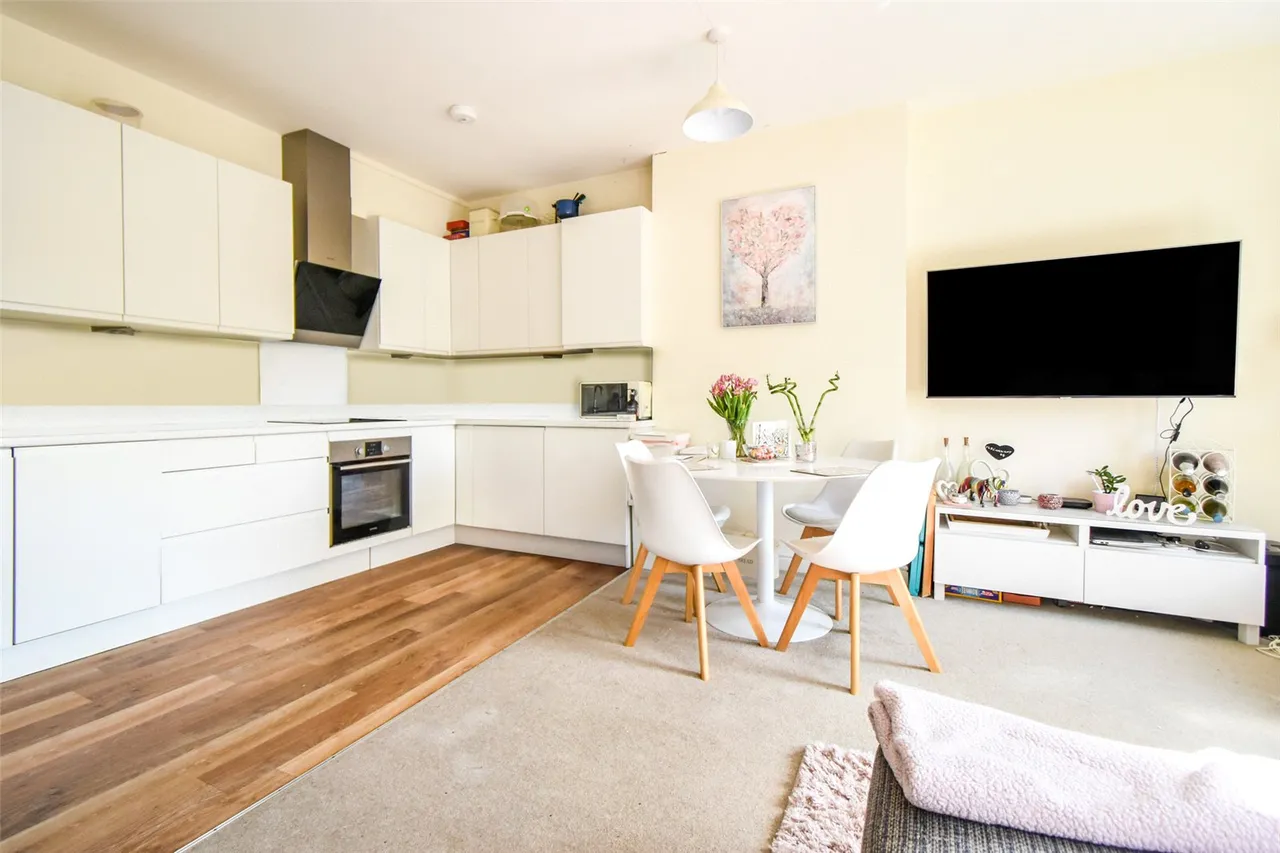 Elms Road, Hook, Hampshire, RG27 9DG, photo 8