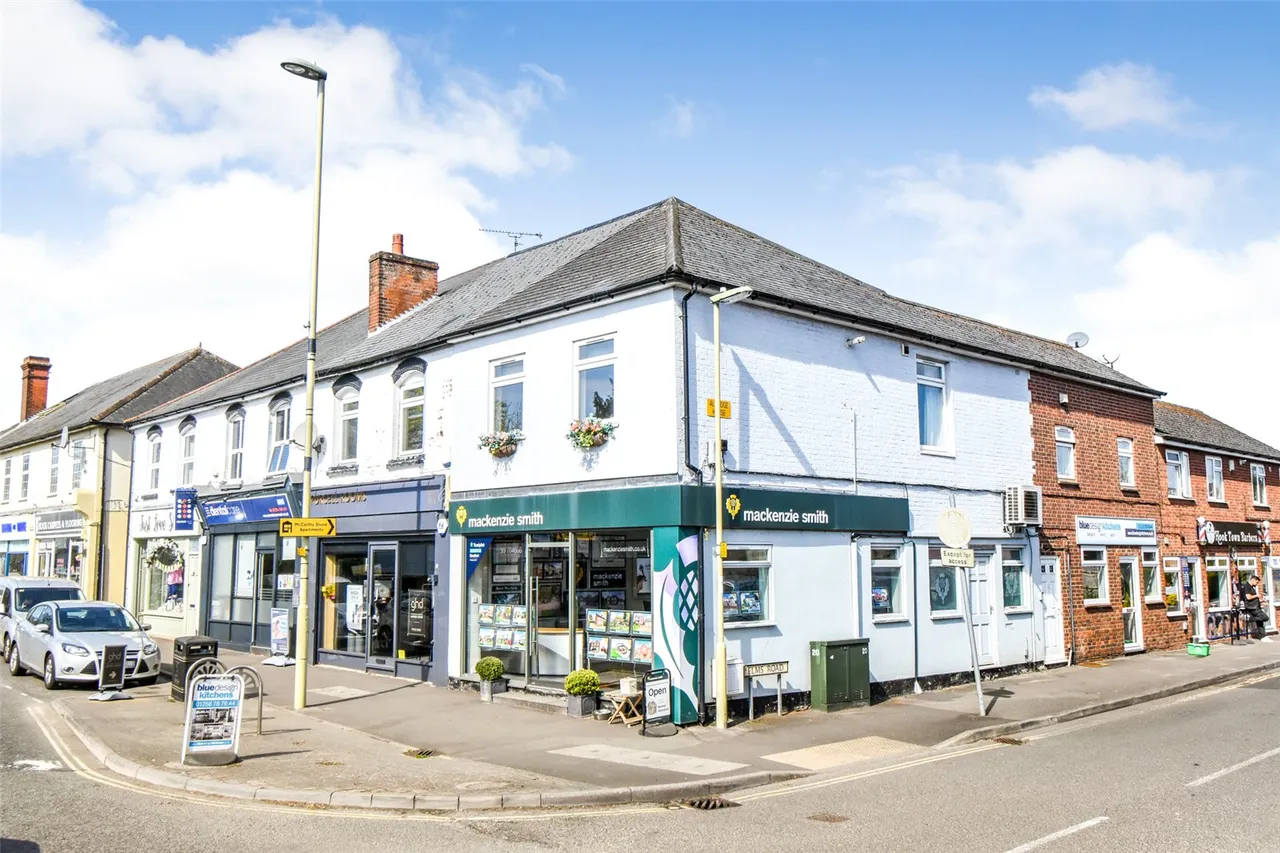 Elms Road, Hook, Hampshire, RG27 9DG, photo 10