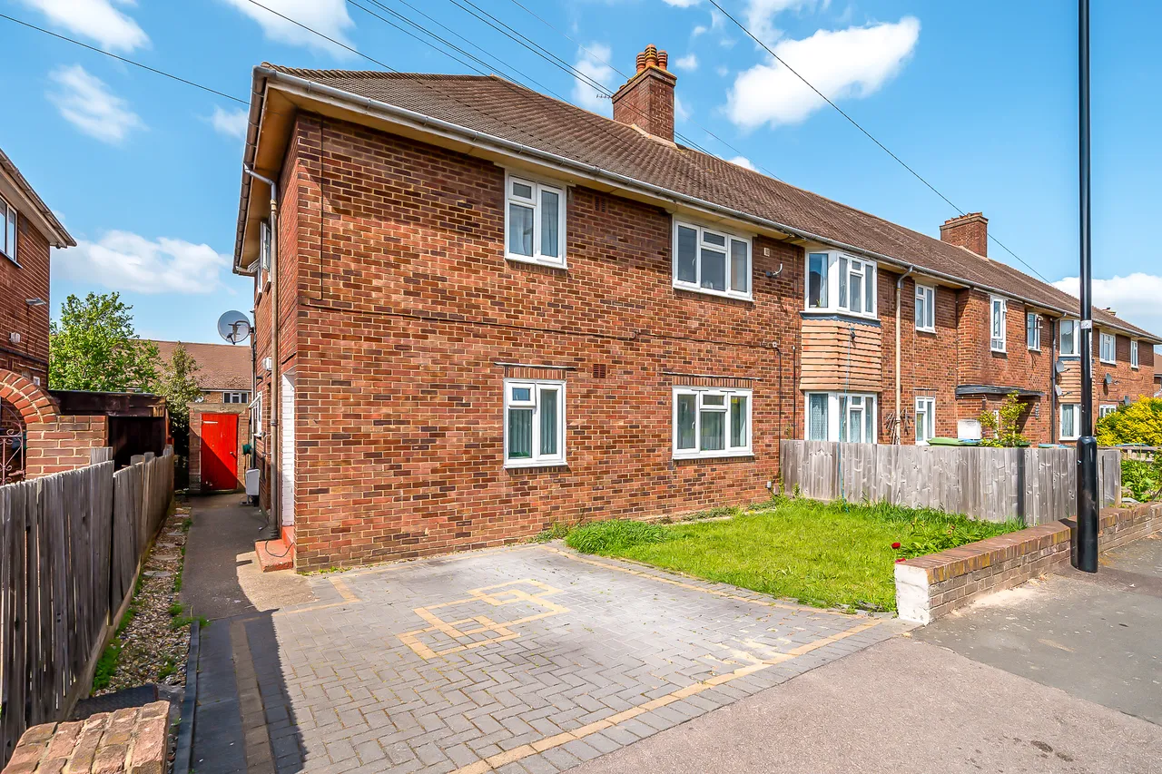 2 bed flat for sale, Lambarde Avenue, Mottingham, SE9