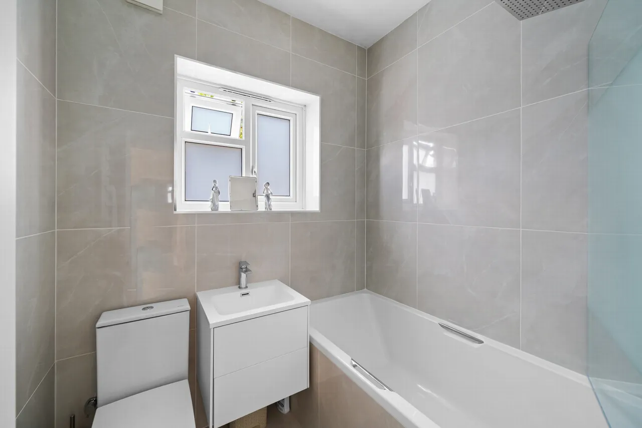 Lambarde Avenue, Mottingham, SE9, photo 7