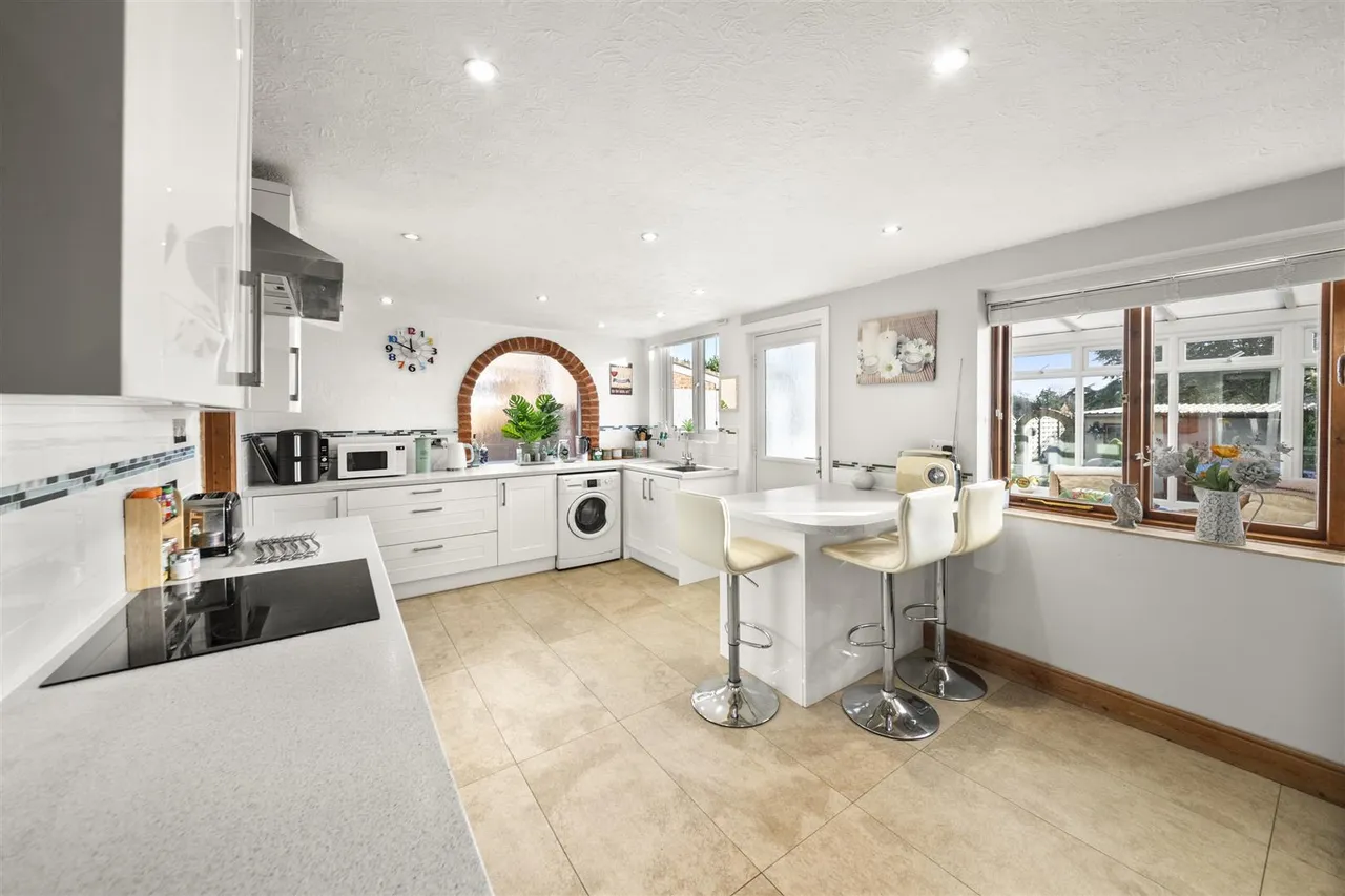 Gainsborough Road, Hayes, photo 12