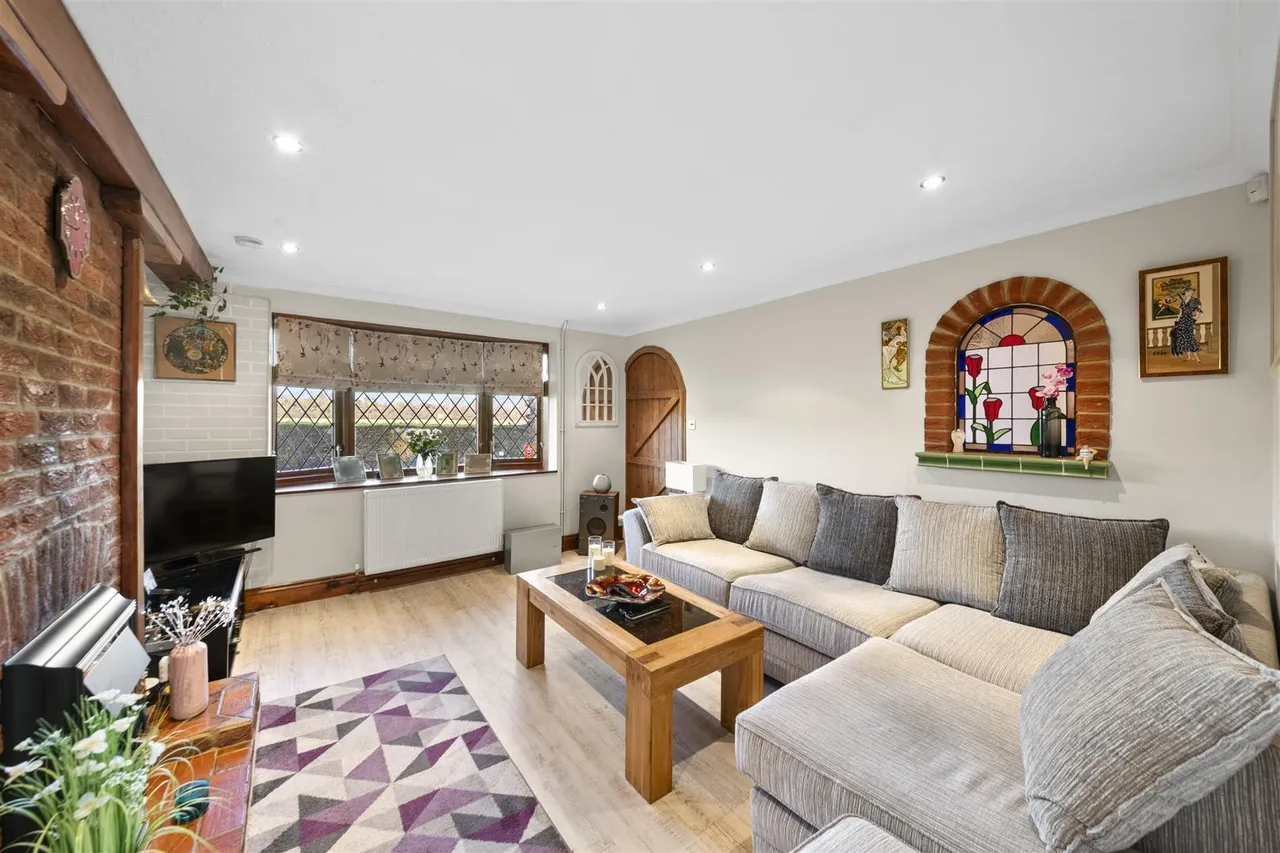 Gainsborough Road, Hayes, photo 3