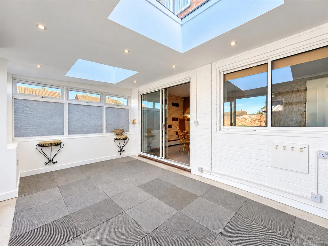End Terrace, Harlington, UB3, photo 9