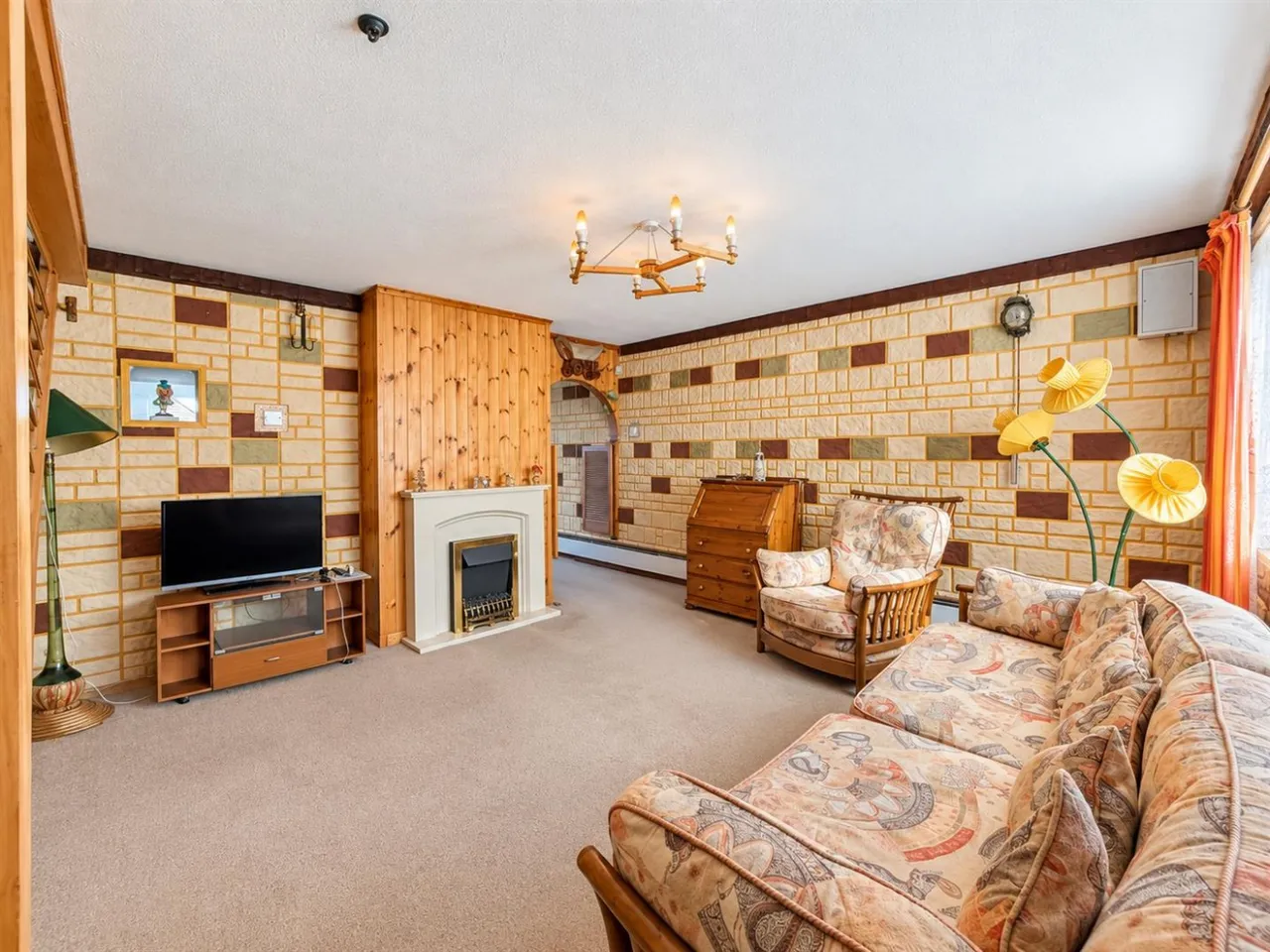End Terrace, Harlington, UB3, photo 12
