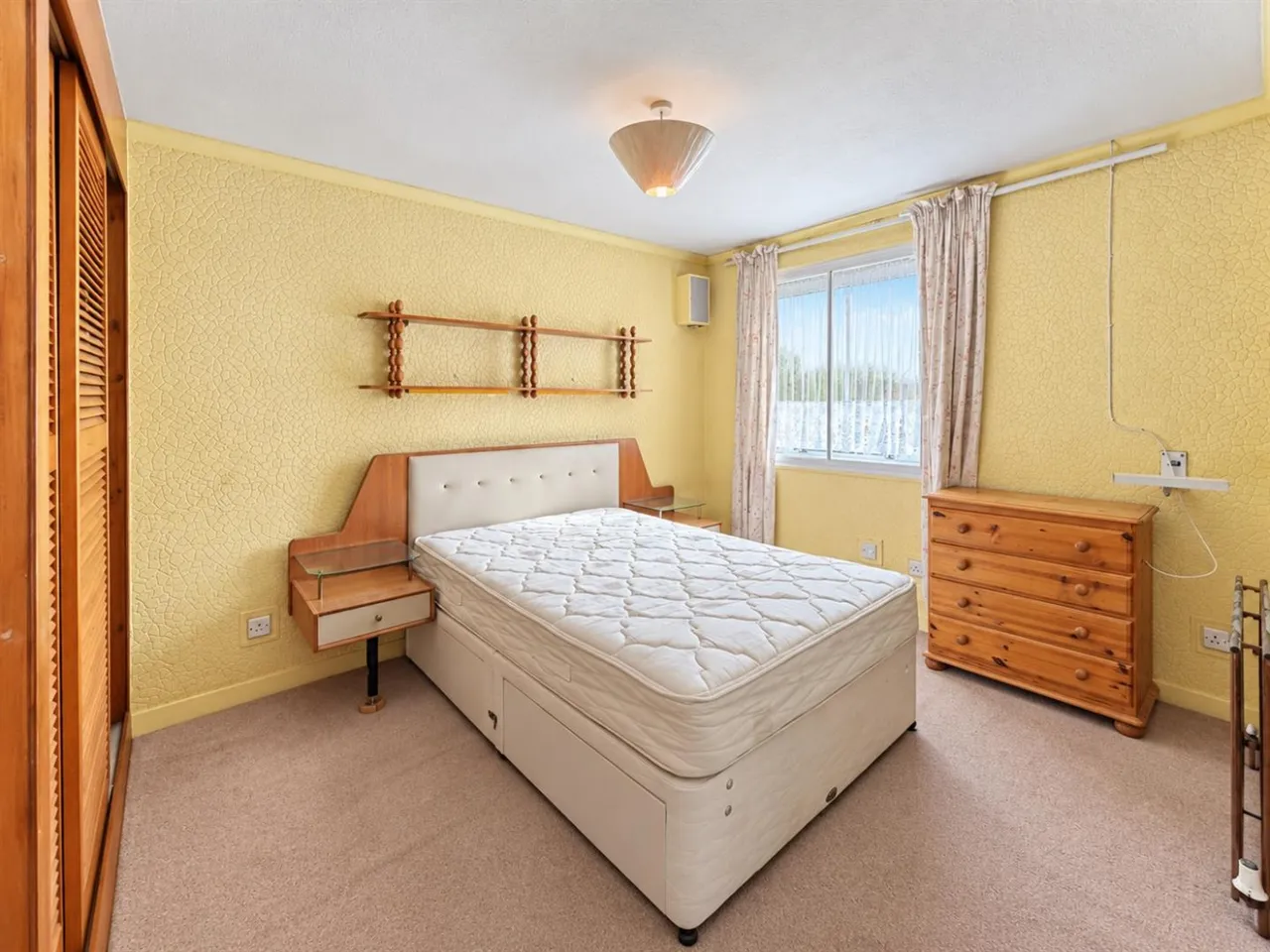 End Terrace, Harlington, UB3, photo 5