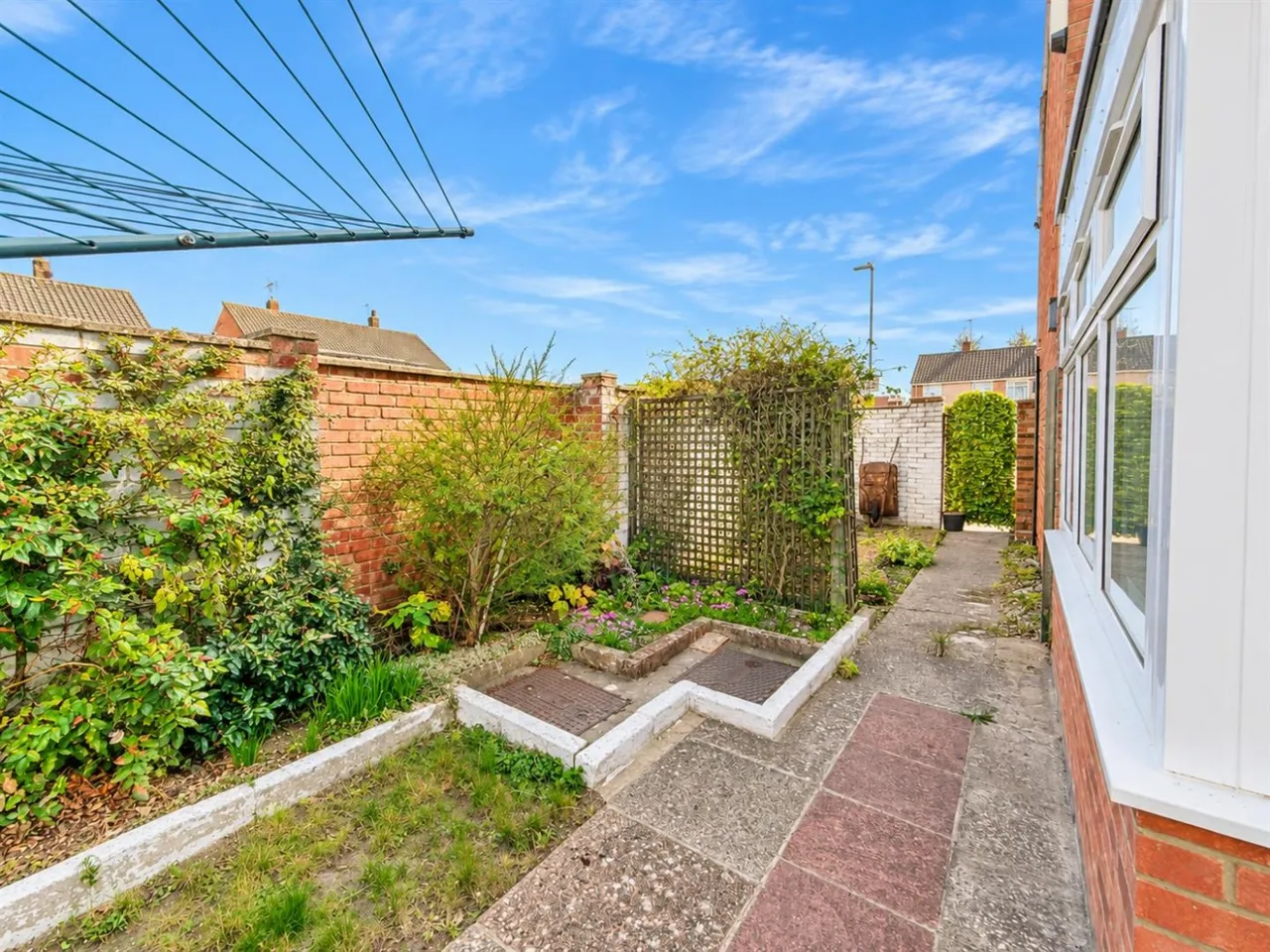 End Terrace, Harlington, UB3, photo 16