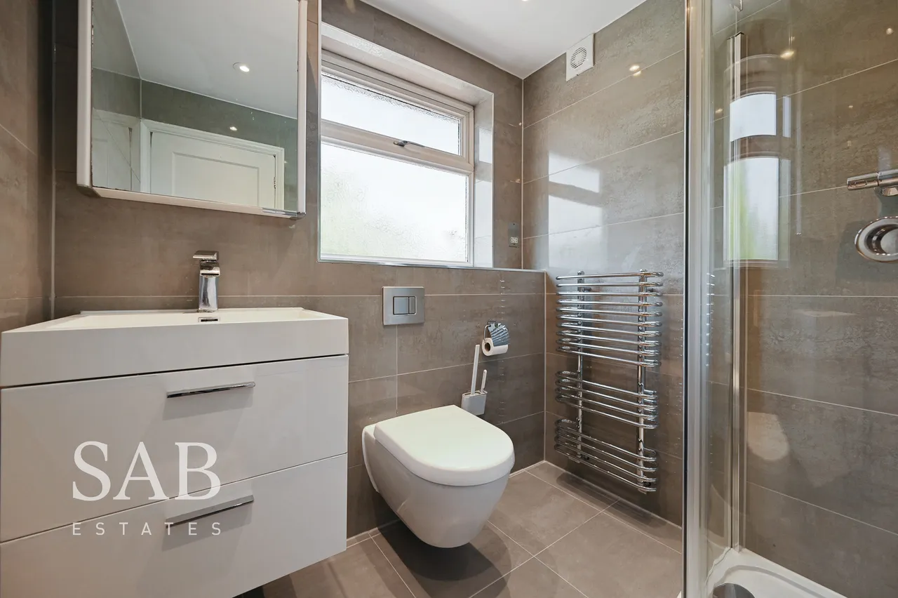 Whitton Avenue East, Greenford, UB6, photo 8