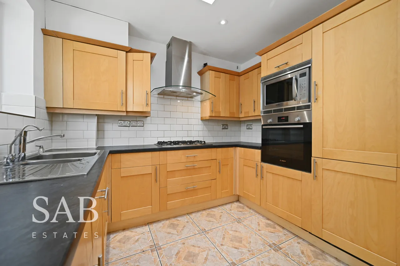 Whitton Avenue East, Greenford, UB6, photo 3