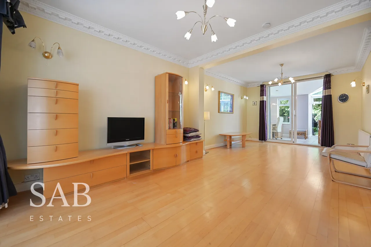 Whitton Avenue East, Greenford, UB6, photo 6