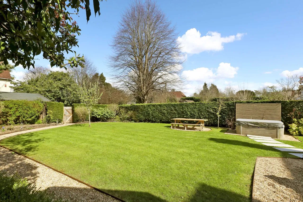Latchmoor Grove, Gerrards Cross, SL9, photo 12