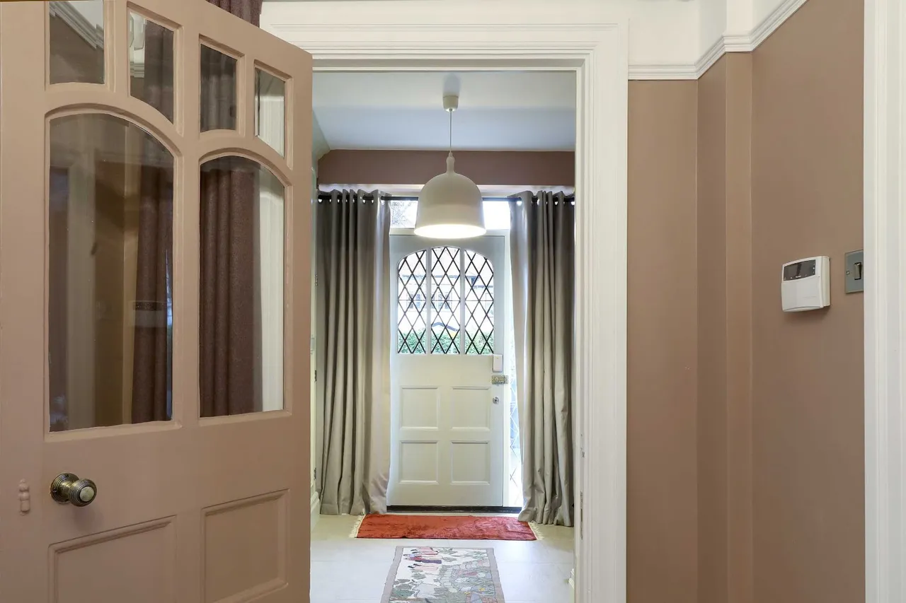 Latchmoor Grove, Gerrards Cross, SL9, photo 4