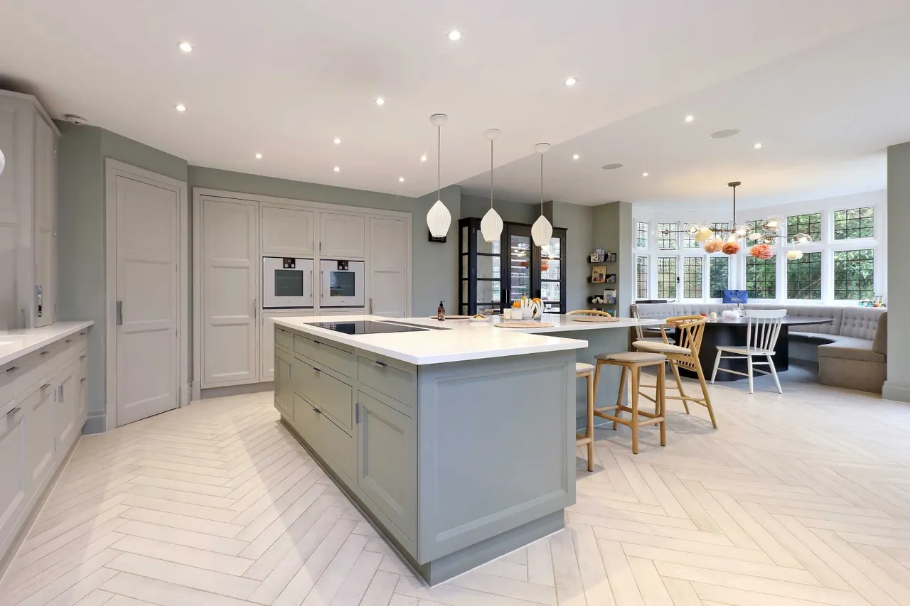 Latchmoor Grove, Gerrards Cross, SL9, photo 2