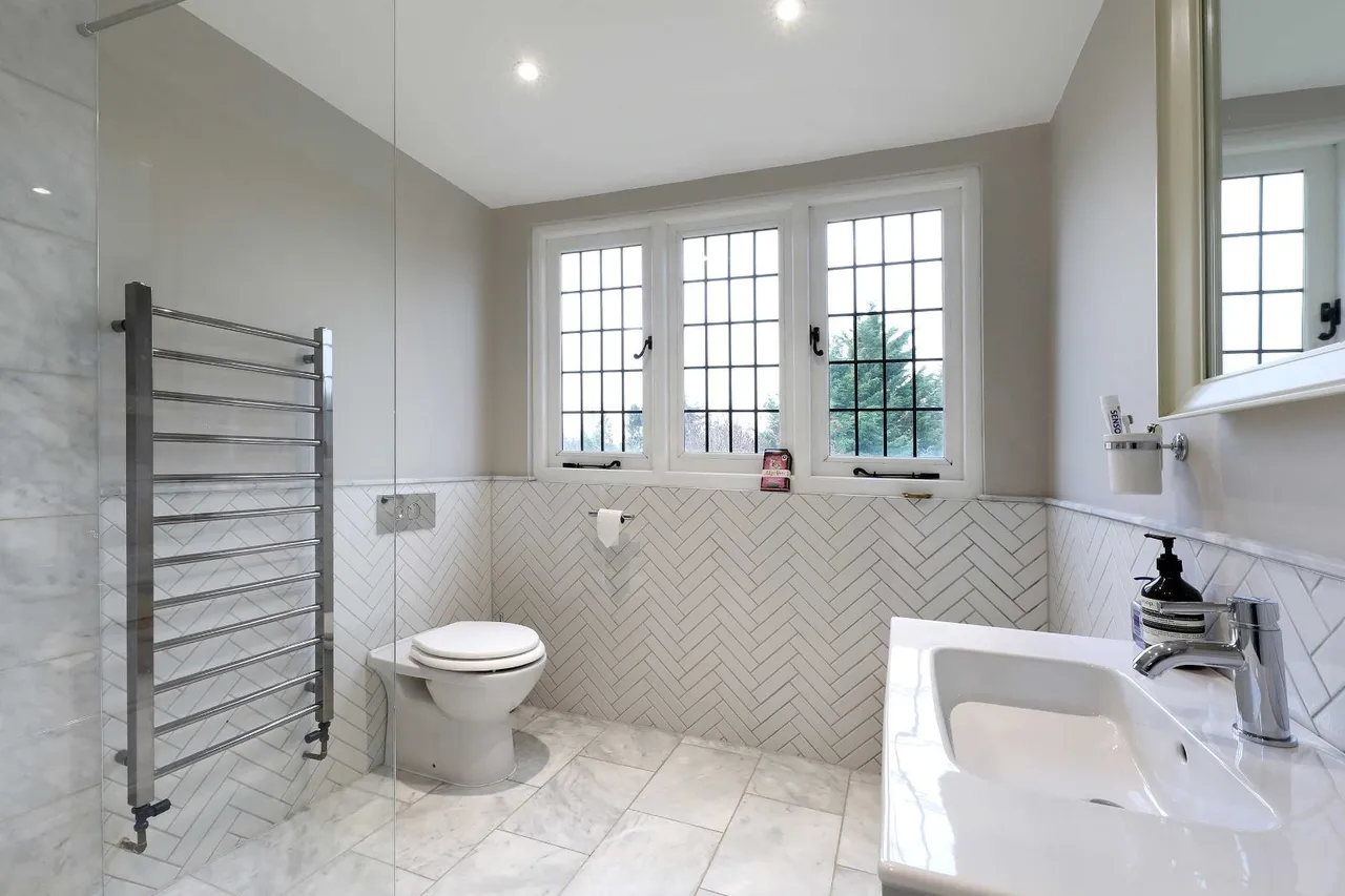 Latchmoor Grove, Gerrards Cross, SL9, photo 19