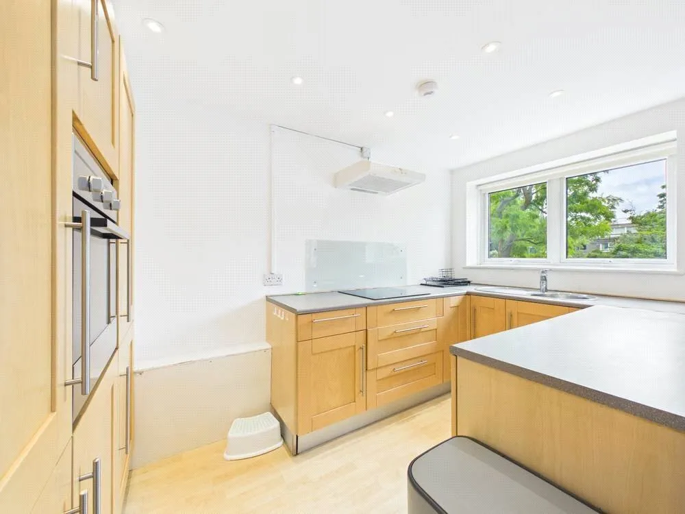 Priors Lodge, Richmond Hill, TW10, photo 3