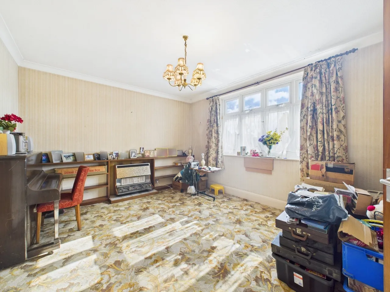 Feltham, Middlesex, photo 13