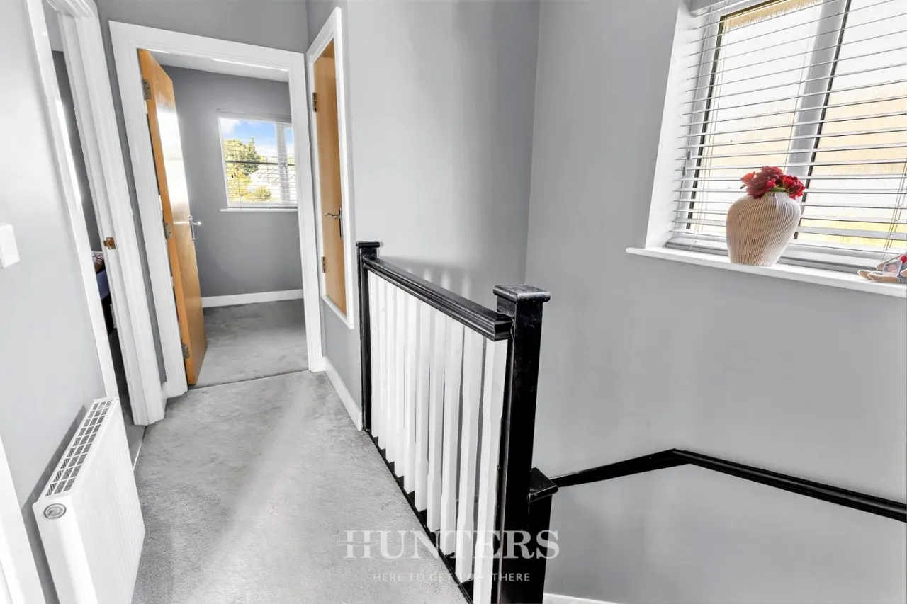 Woburn Green, Middleton, M24, photo 15