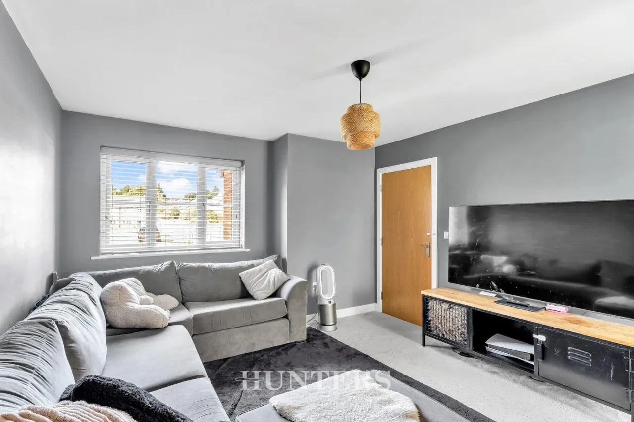 Woburn Green, Middleton, M24, photo 5