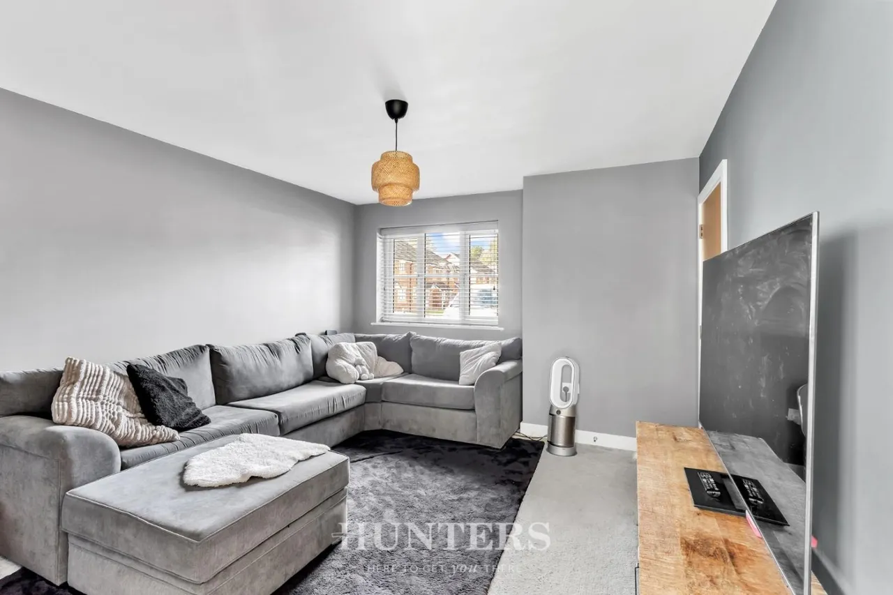 Woburn Green, Middleton, M24, photo 4