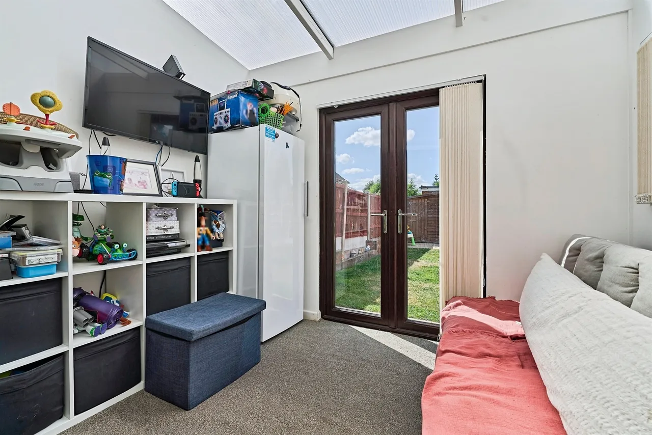 Central Avenue, Bilston, WV14, photo 17