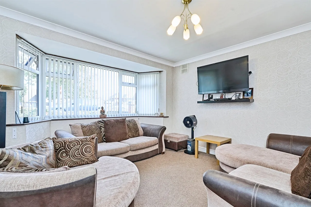Central Avenue, Bilston, WV14, photo 7