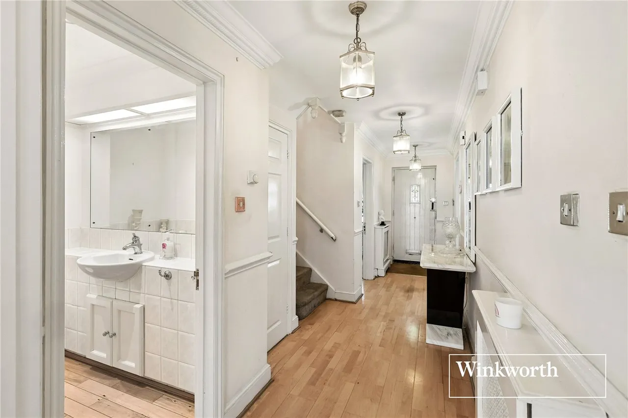 Spring Place, Finchley, N3, photo 2