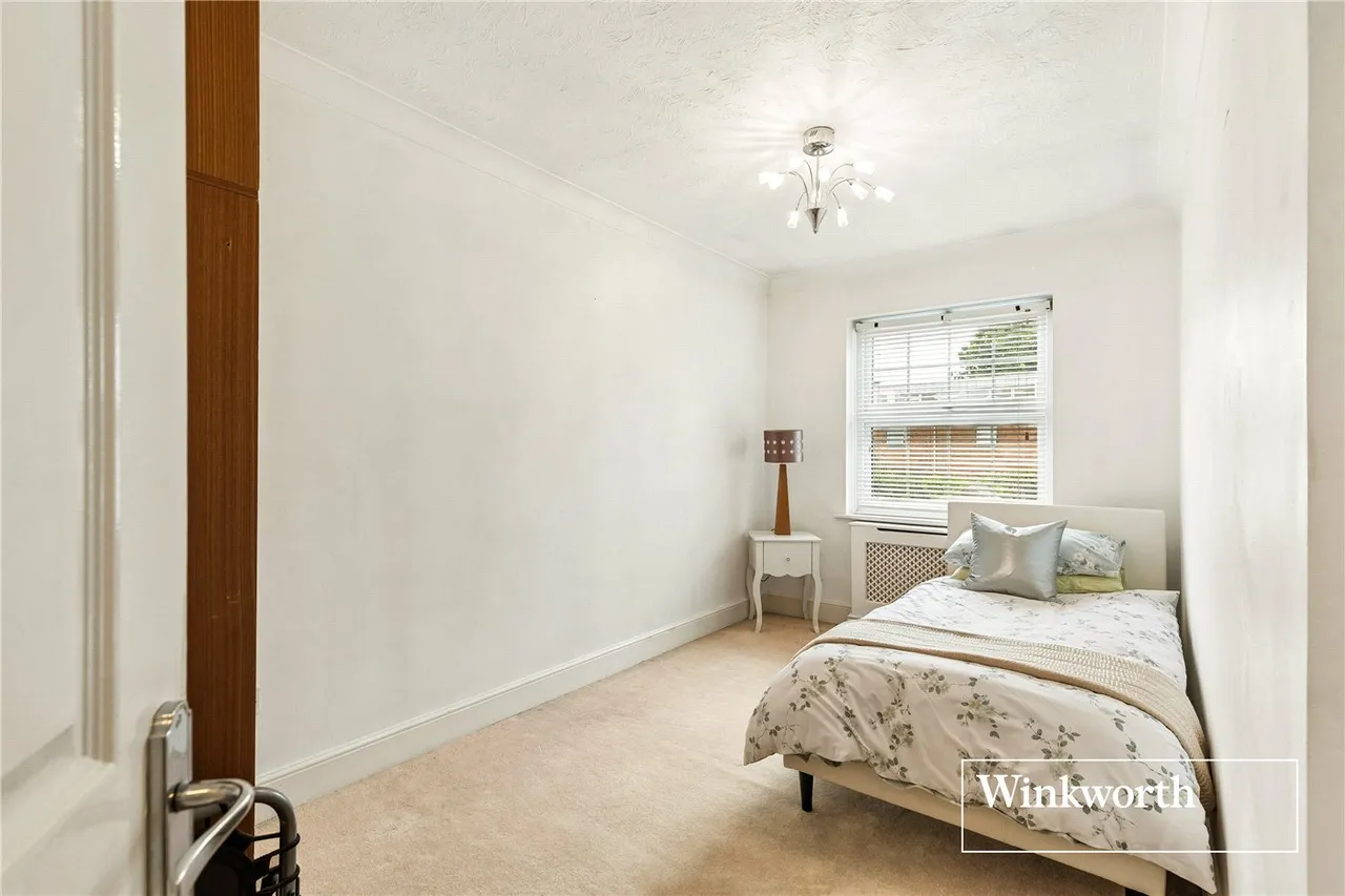 Spring Place, Finchley, N3, photo 18