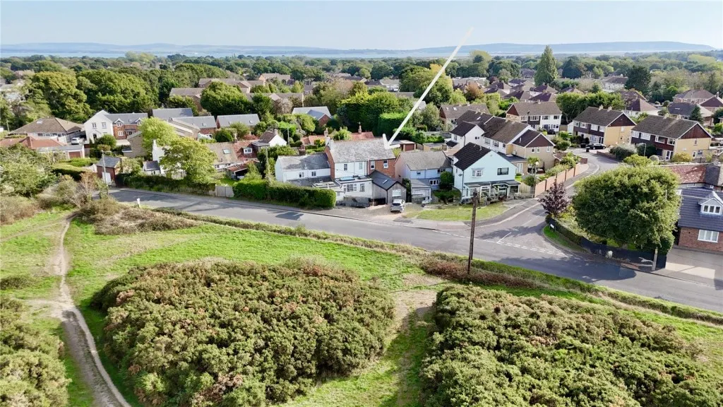 3 bed house for sale, Pennington, Lymington