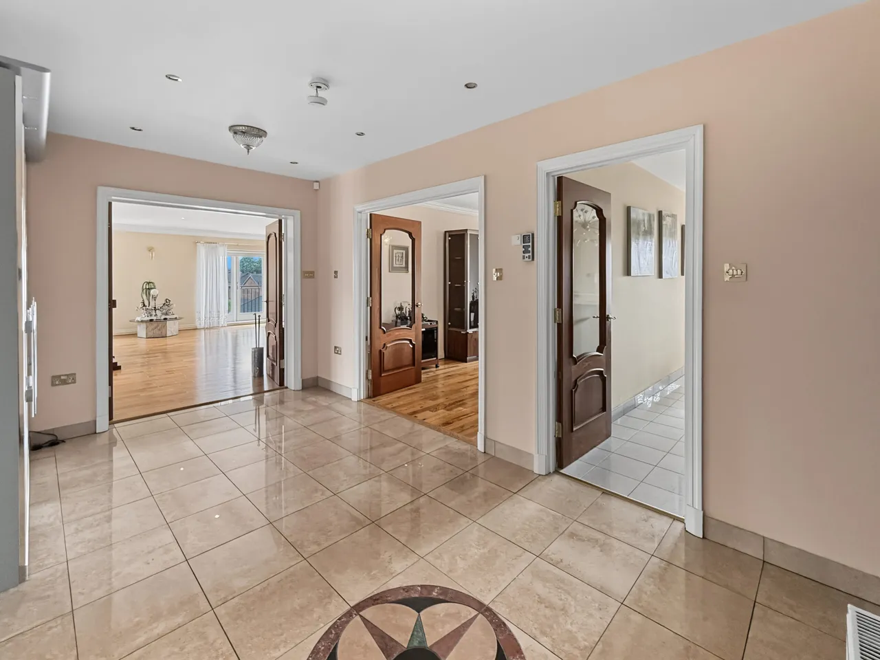 Scholes Lane, Preswtich, M25, photo 10