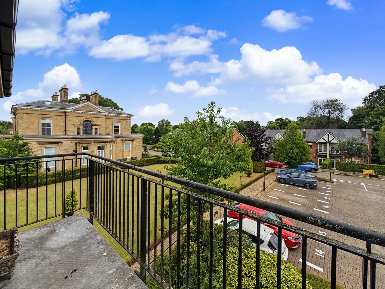 Scholes Lane, Preswtich, M25, photo 9