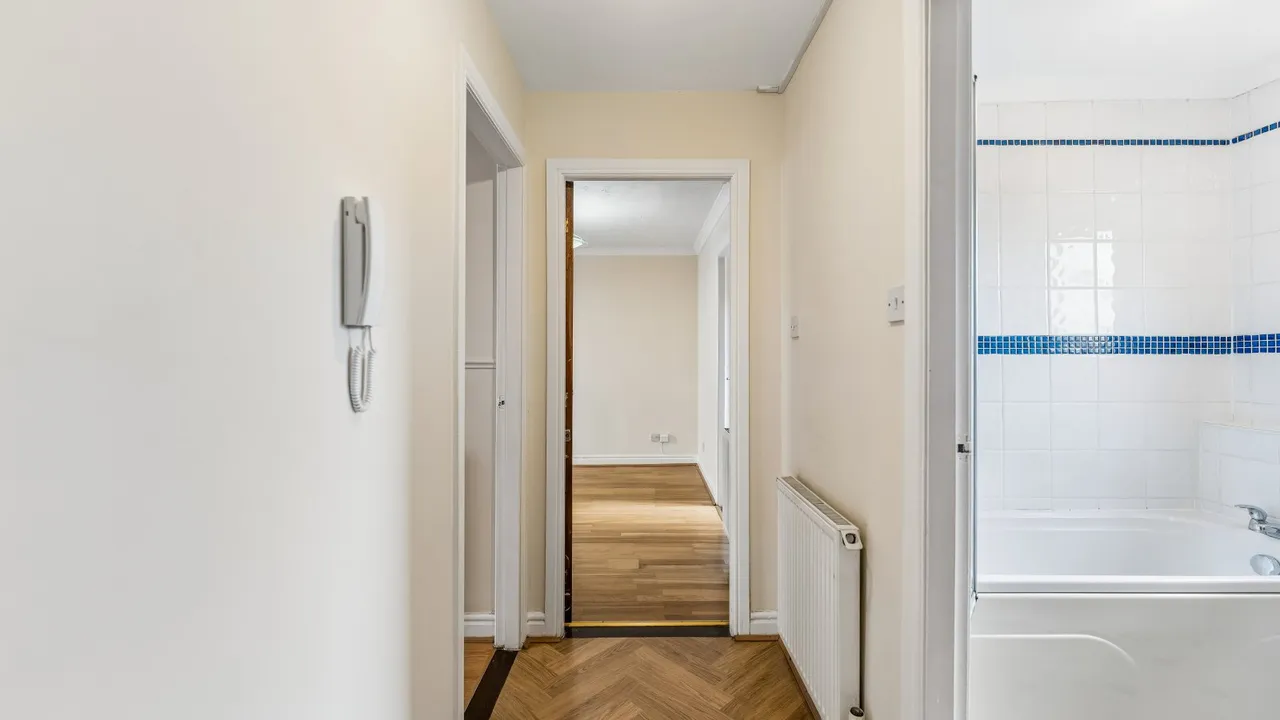 Dumbarton Road, Whiteinch, G14, photo 8