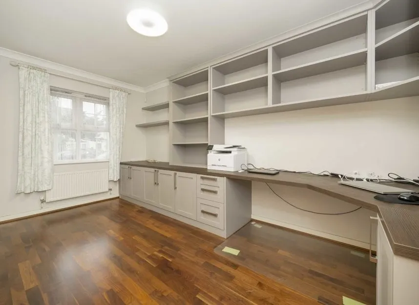 De Havilland Road, Hendon, HA8, photo 6