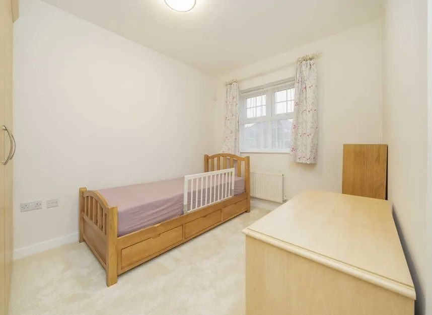 De Havilland Road, Hendon, HA8, photo 8