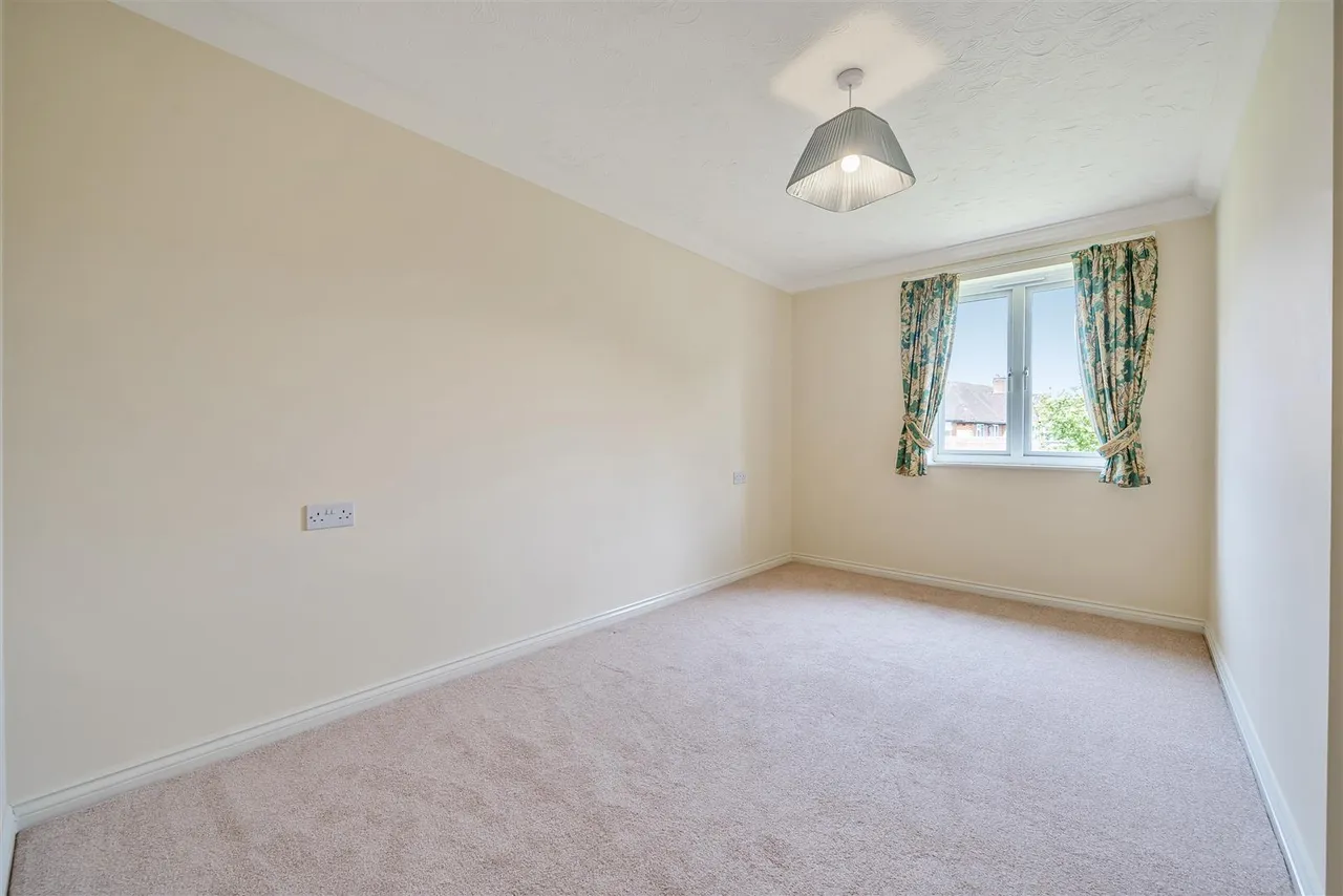 Warwick Road, Solihull, B92, photo 8