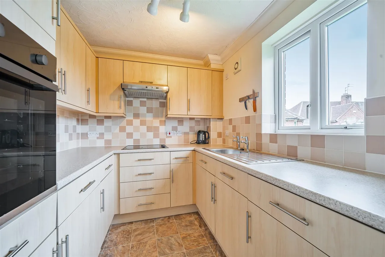 Warwick Road, Solihull, B92, photo 5
