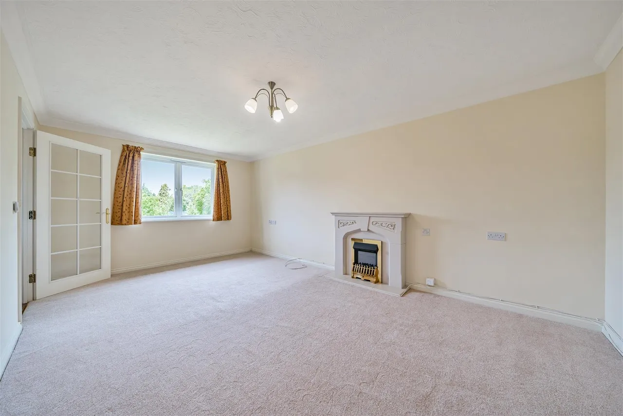 Warwick Road, Solihull, B92, photo 2