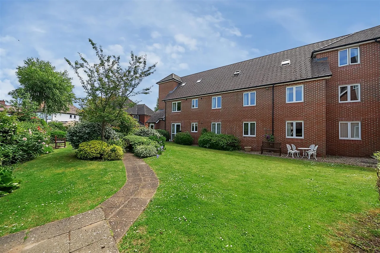Warwick Road, Solihull, B92, photo 10