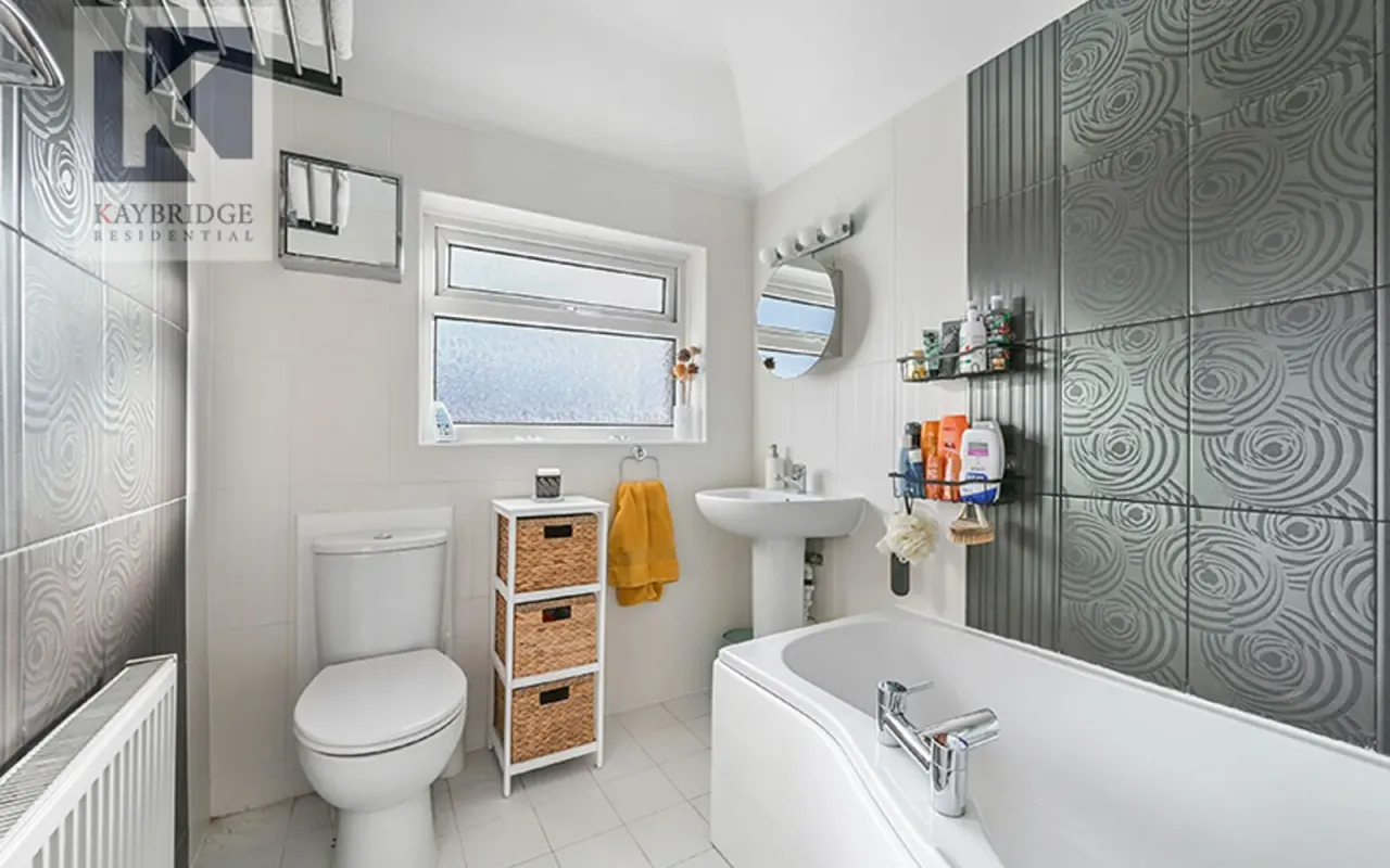 Ruxley Lane, Epsom, KT19, photo 11