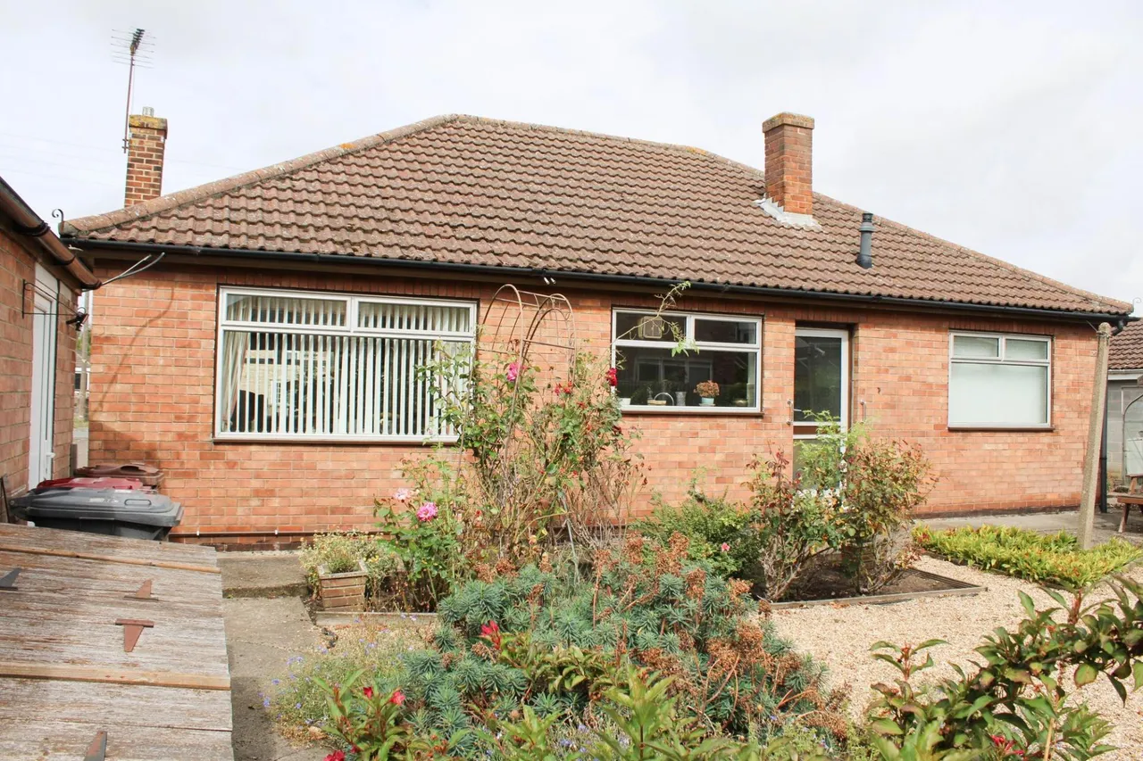 Chapel Road, Broughton, DN20, photo 12