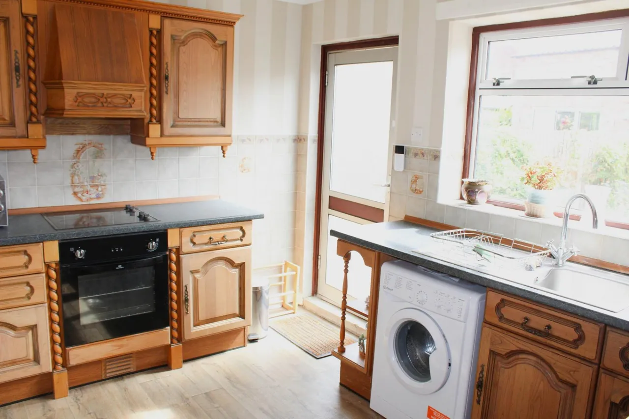 Chapel Road, Broughton, DN20, photo 5