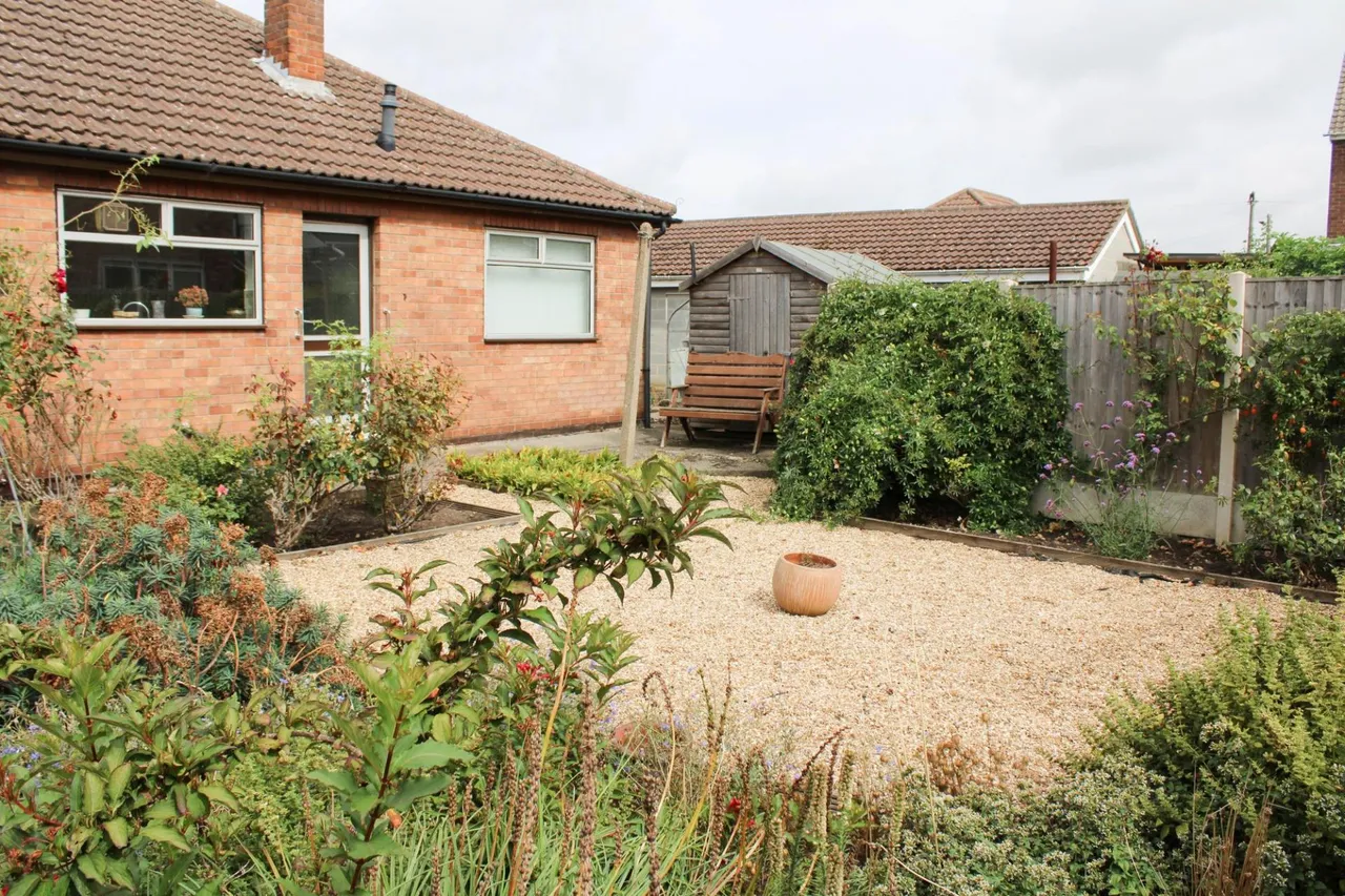 Chapel Road, Broughton, DN20, photo 11