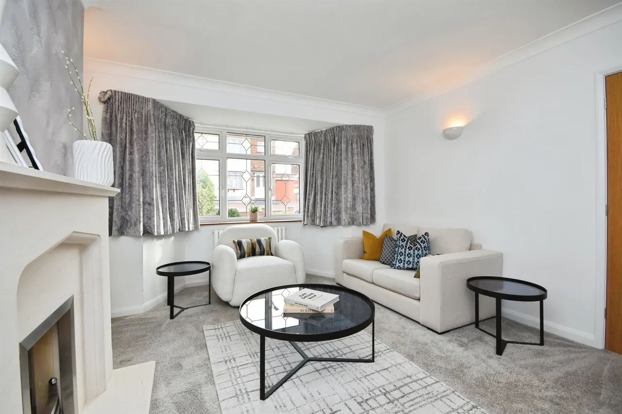 Arlington Gardens, Romford, RM3, photo 10
