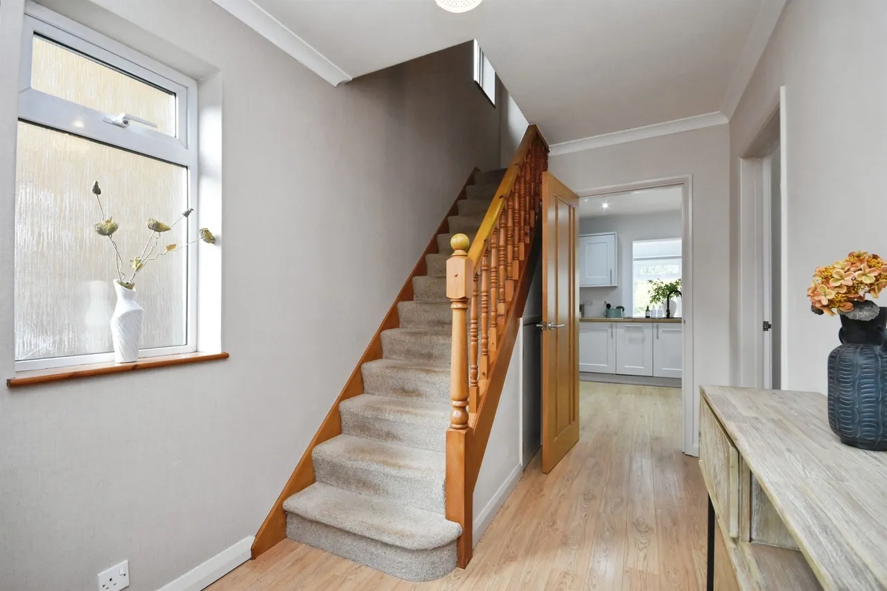 Arlington Gardens, Romford, RM3, photo 12