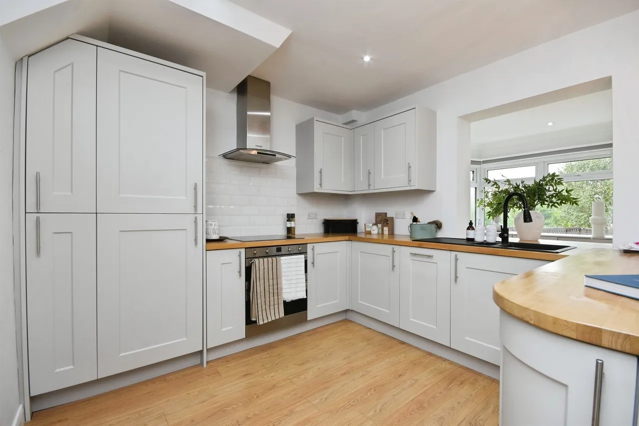 Arlington Gardens, Romford, RM3, photo 4
