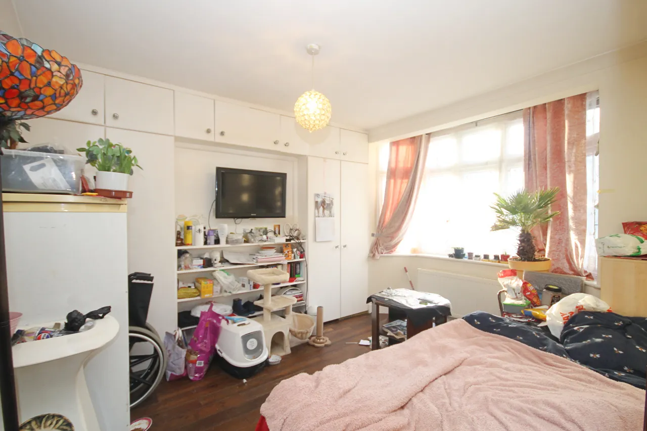 Braund Avenue, Greenford, UB6, photo 9