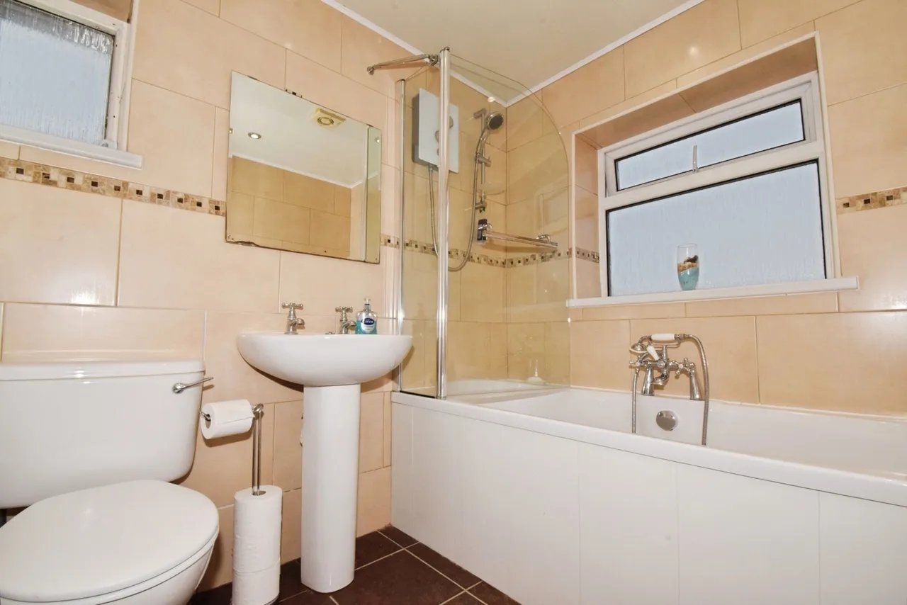 Denegate Avenue, Birstall, LE4, photo 14