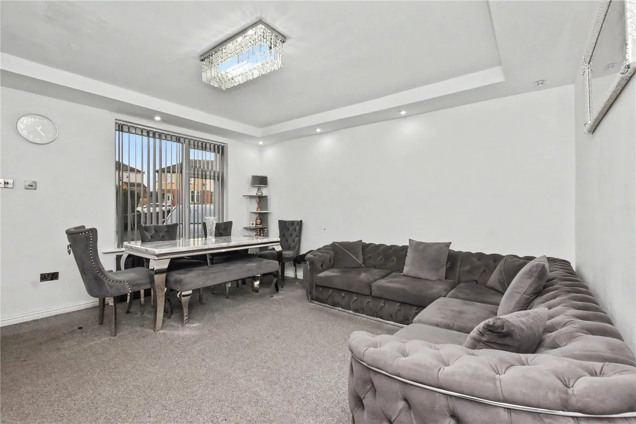 3 bed house for sale, Priesthorpe Avenue, Stanningley, LS28