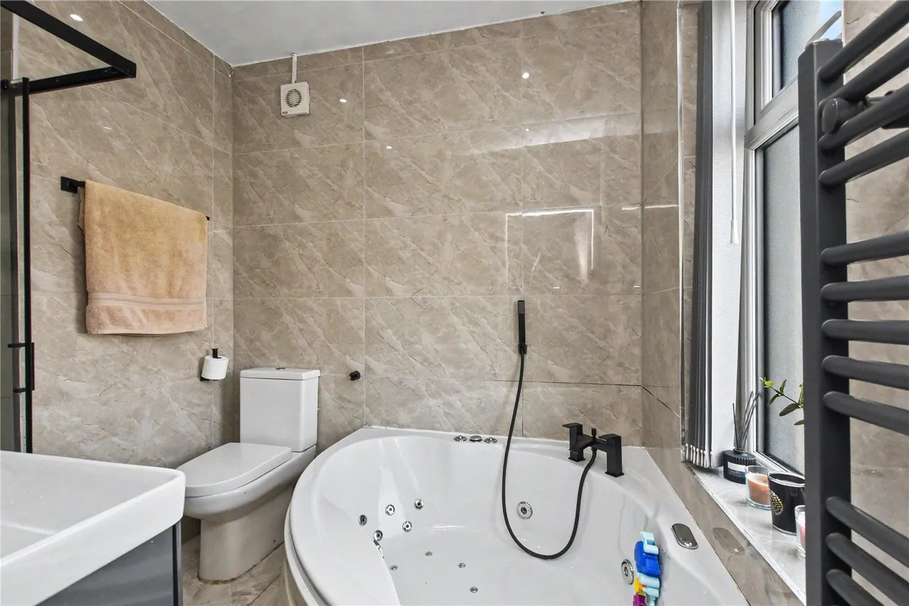 Priesthorpe Avenue, Stanningley, LS28, photo 3