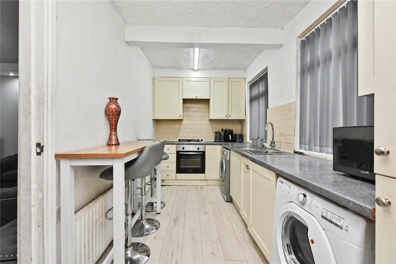 Priesthorpe Avenue, Stanningley, LS28, photo 5