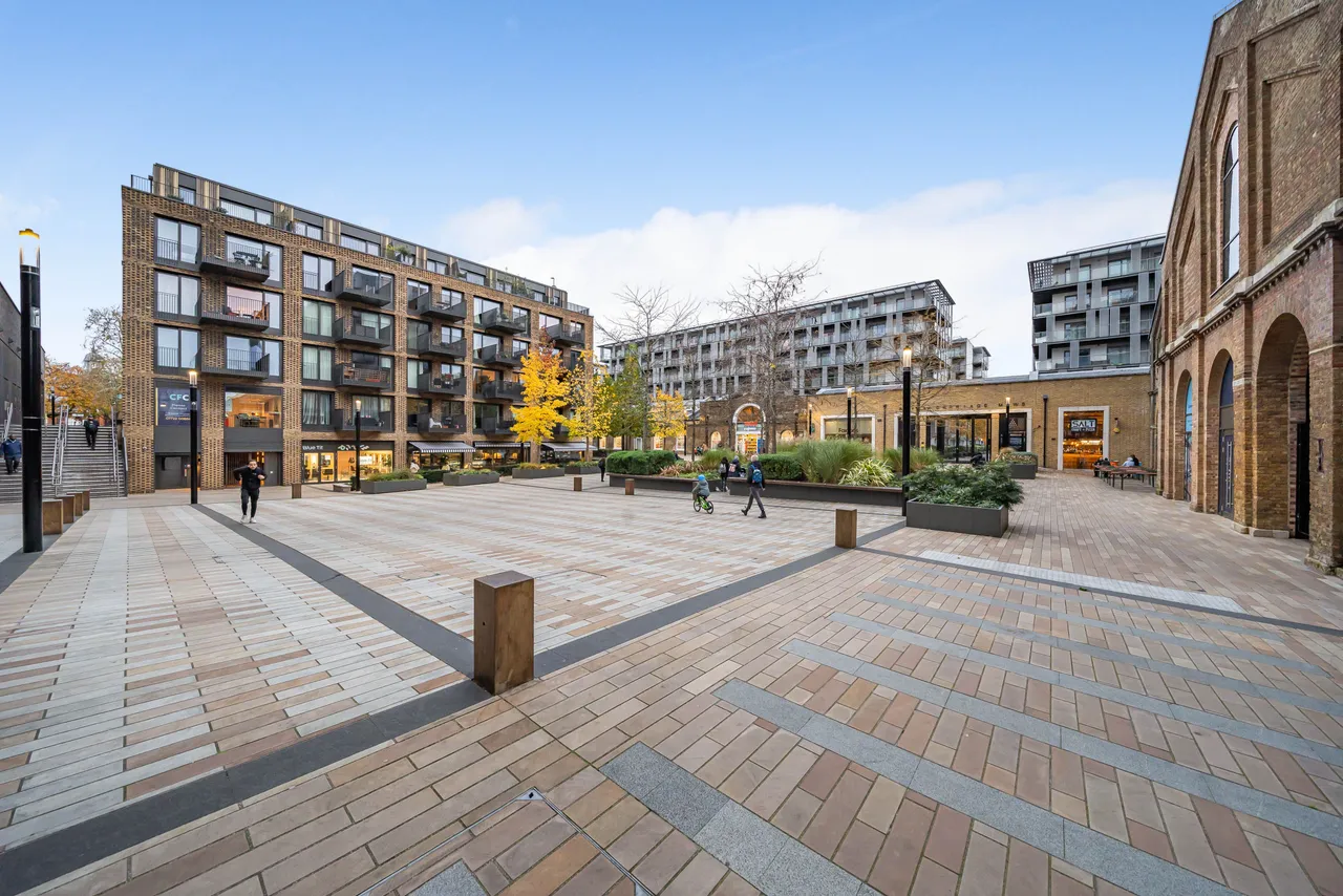 Flat 116, Duncombe House, 15 Victory Parade, London, photo 9